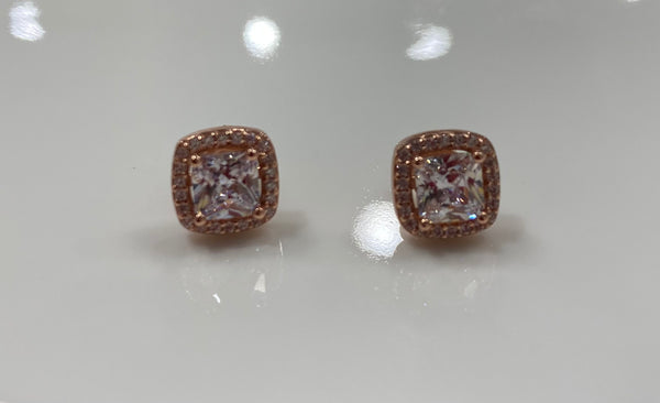 Refinement Small Square Earrings