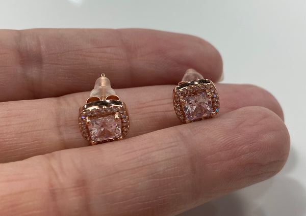 Refinement Small Square Earrings